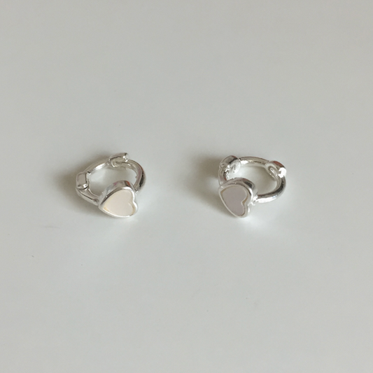 ｜moat｜ Tiny Shell Heart Earring (Silver925)