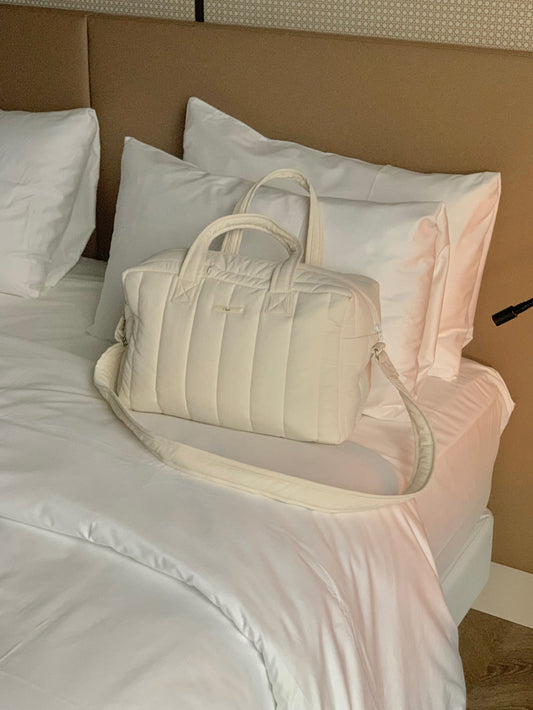 ｜OLIVET｜ Padded Cross Bag (White) (Pre-order)