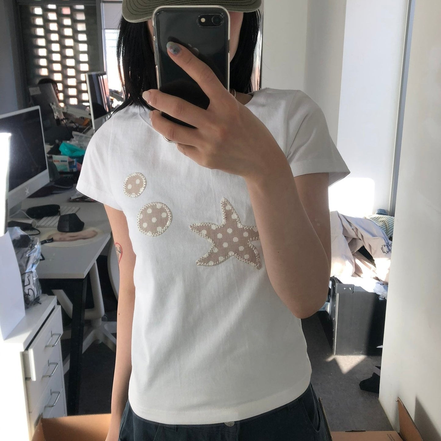 ｜THE COLDEST MOMENT｜ (w) Starfish Dot Patch T (White)